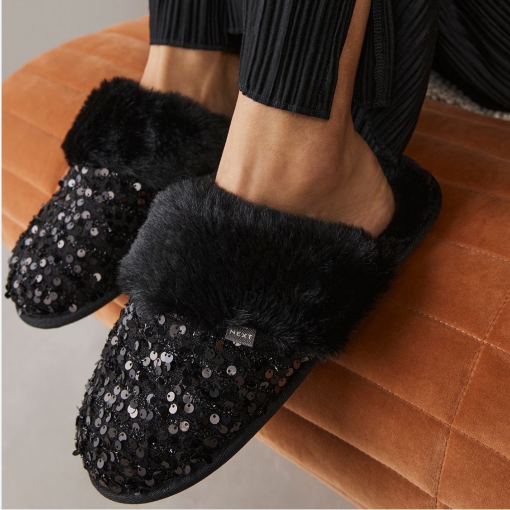 NWOT UGG Black Sequin Scuffete II Chunky Size 7